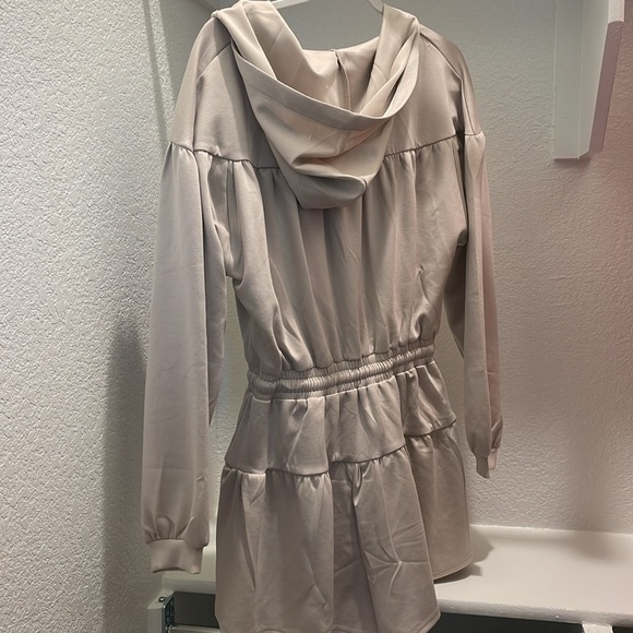 NWT Romper - Picture 7 of 7